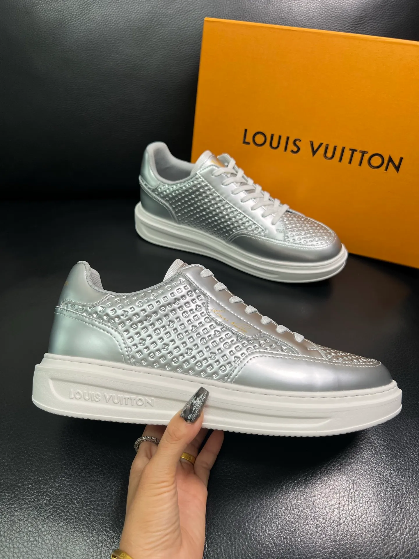 Men's shoes 💰740 Lv high quality top crafts Louis Vuitton sports shoes counter synchronized with original factory configuration, uppers imported from Italy, high-quality splicing colorful complex crafts, imported mesh pads soft and comfortable, soles: original soles specially provided by the original factory, T men's shoes 💰U exclusive movable molded soles super comfortable, original factory and single goods, welcome to compare, code number 38-44 (customized 45) 85867